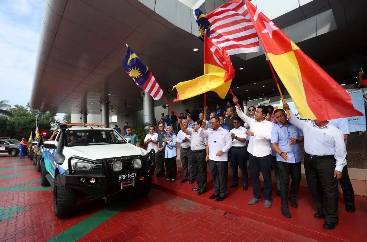 KDEBWM_Selangor_hantar_bantuan_ke_Kelantan-1.jpg