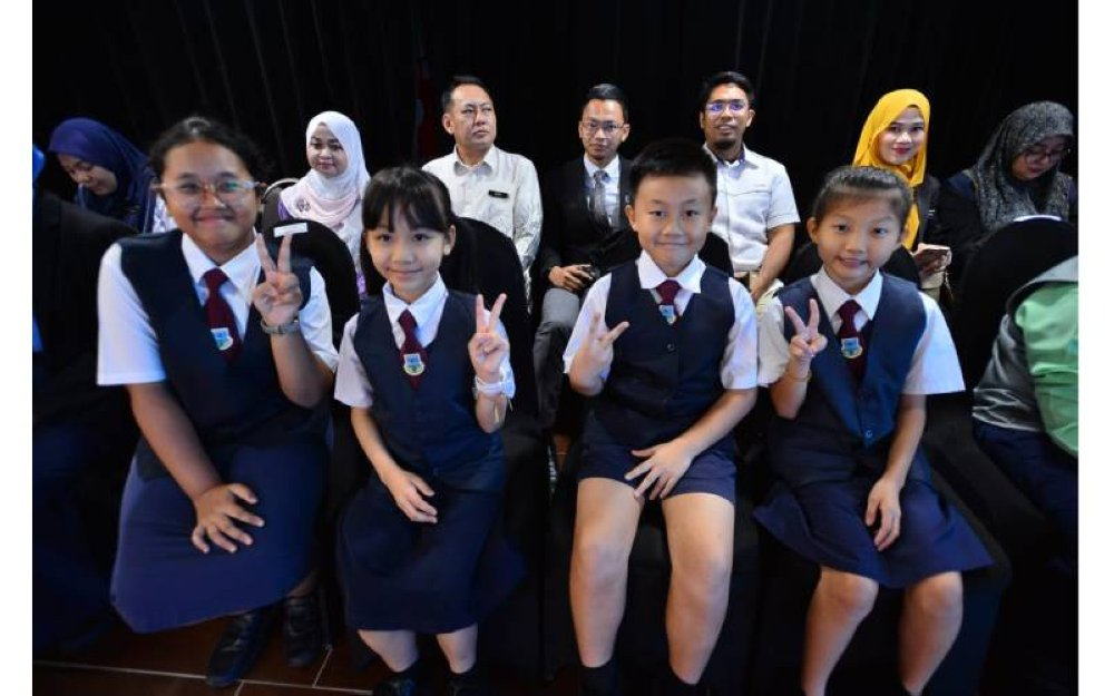 KDEB-SJKCYukChai_rangkul_Anugerah_Khas_img2.png