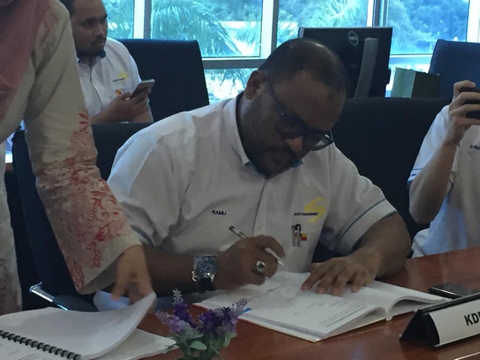 KDEB Waste Management - Majlis Menandatangani Perjanjian