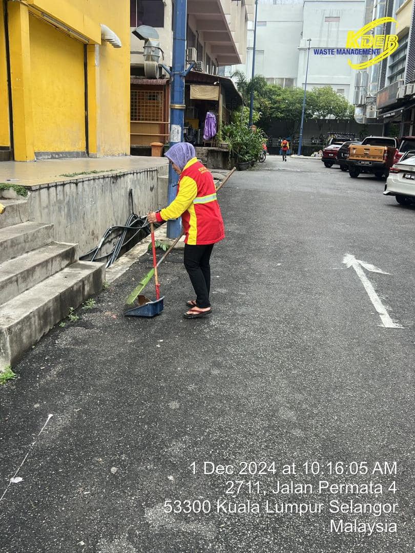 KDEB Waste Management - OPERASI PEMBERSIHAN DI KAWASAN AMPANG JAYA