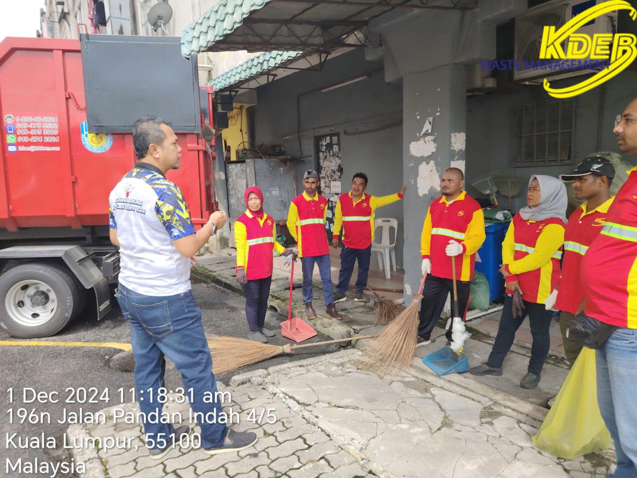 KDEB Waste Management - OPERASI PEMBERSIHAN DI KAWASAN AMPANG JAYA
