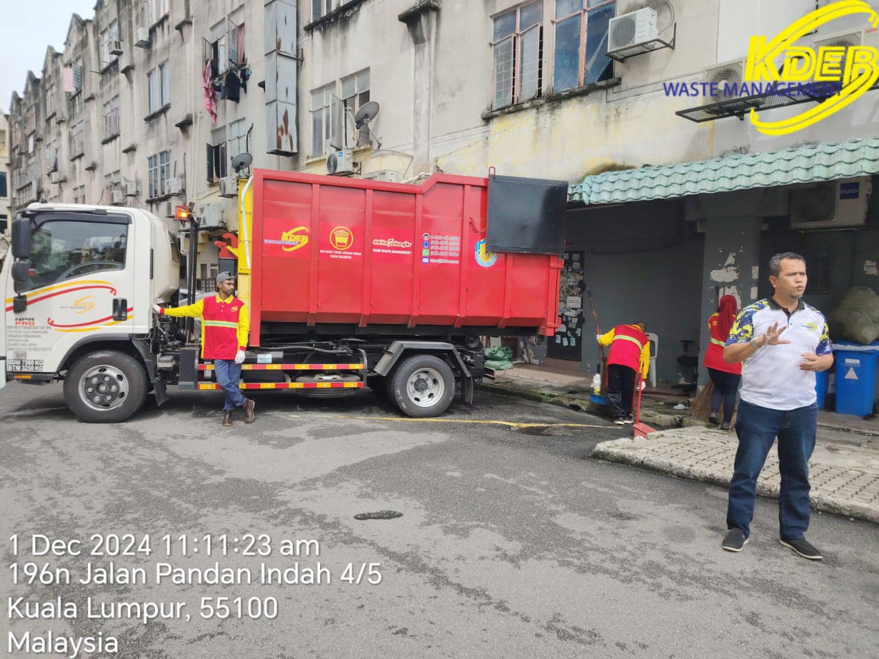 KDEB Waste Management - OPERASI PEMBERSIHAN DI KAWASAN AMPANG JAYA