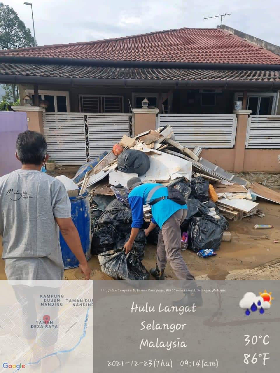 KDEB Waste Management - PEMBERSIHAN PASCA BANJIR DI NEGERI SELANGOR