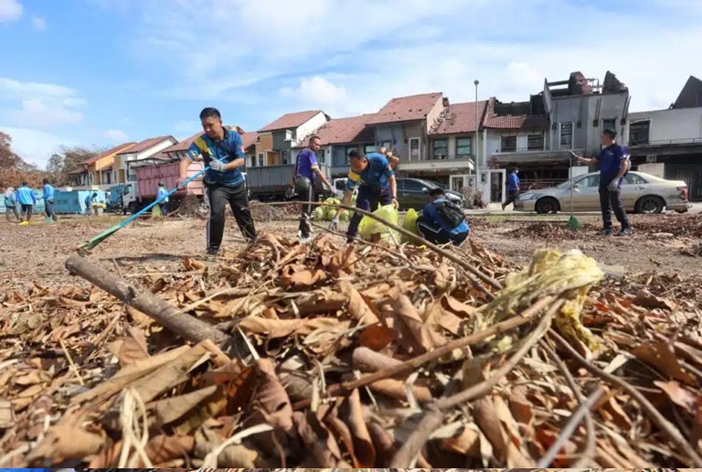 KDEBWM_Lebih_500_tan_sampah_pukal_img6.jpg